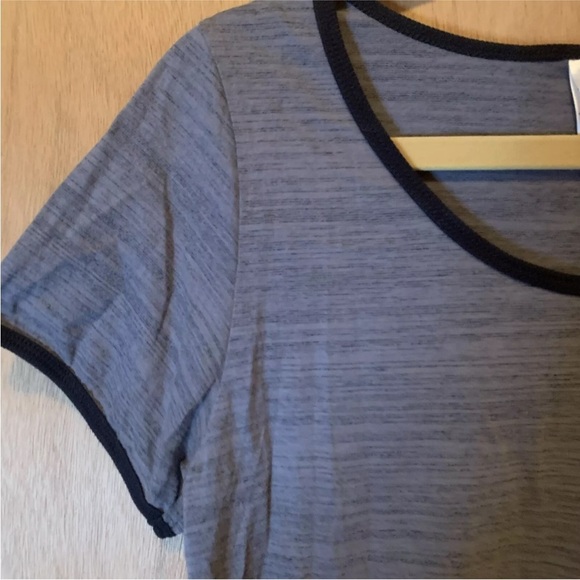 LuLaRoe Classic T Women's Top Size Medium SOLID Charcoal Gray Black Trim - Picture 3 of 15
